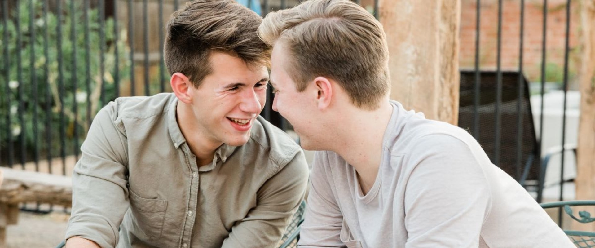 Exploring the Pros and Cons of Gay Dating Sites
